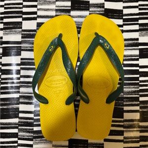 Havaianas Unisex Adults Yellow and Green Flip Flops